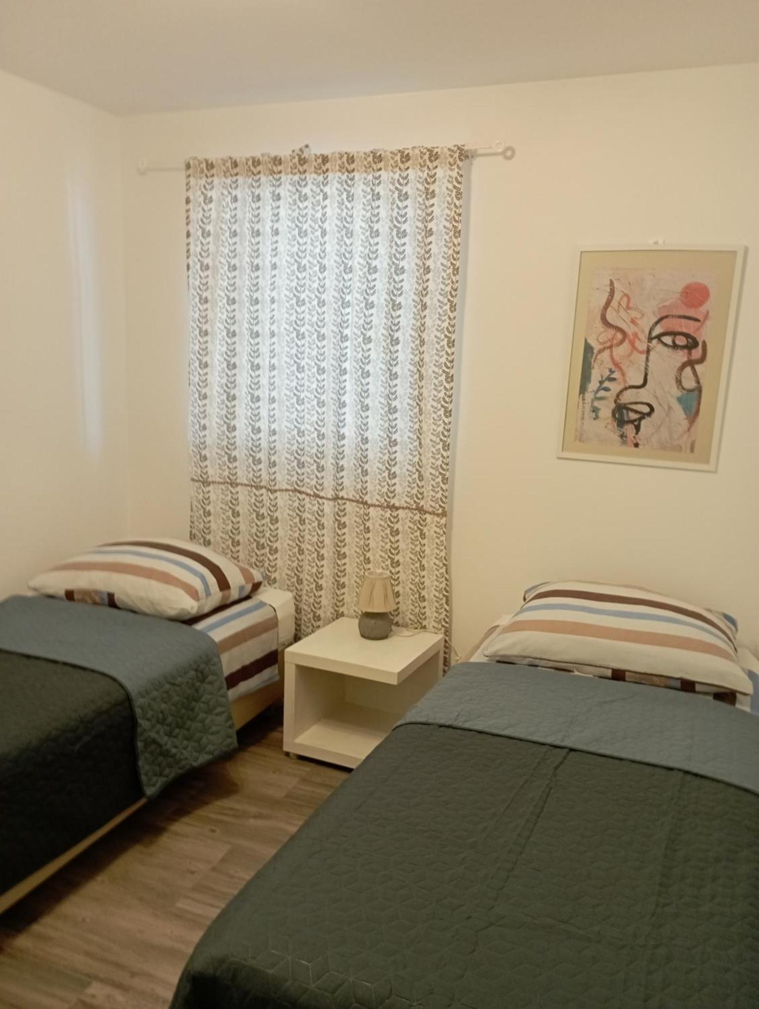 Apartments Frigan Maslenica Exterior foto